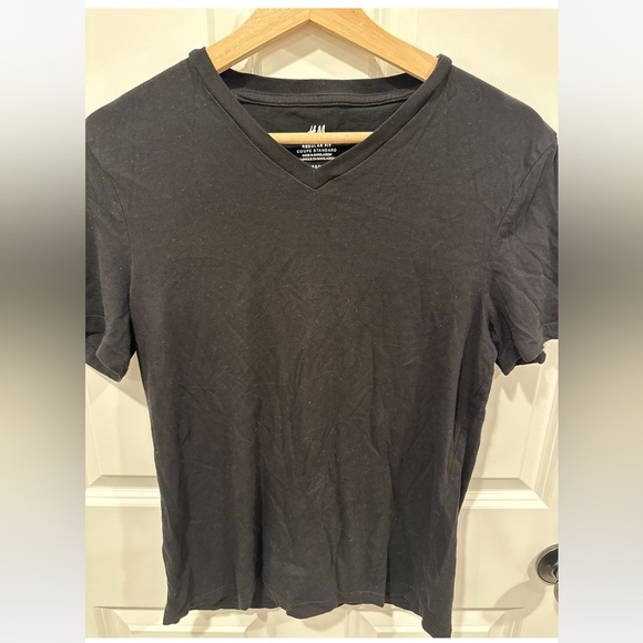 H&M Other - H&M V-neck T-shirt